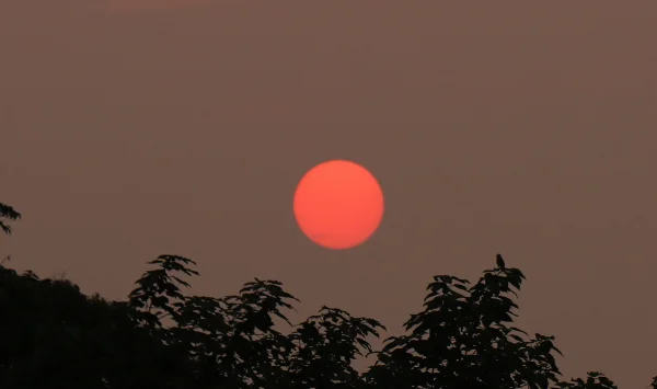 太阳和月亮是怎么来的