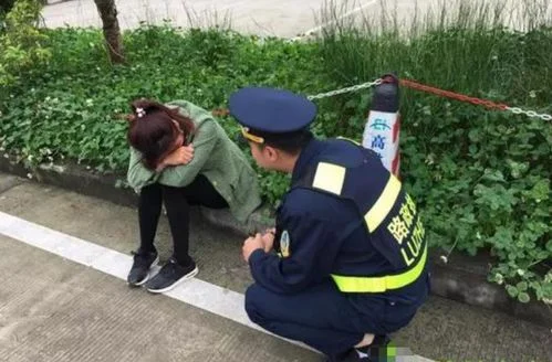 浙江小情侣吵架双双跳河，女子踩男友身体上岸后离开，当时的情况如何？