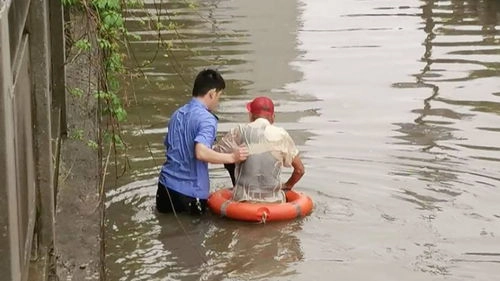 嵩县过路男子跳河救出14岁落水男孩，落水后如何保证自身安全？